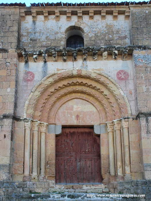 DETALLE DE LA PORTADA DE PONIENTE